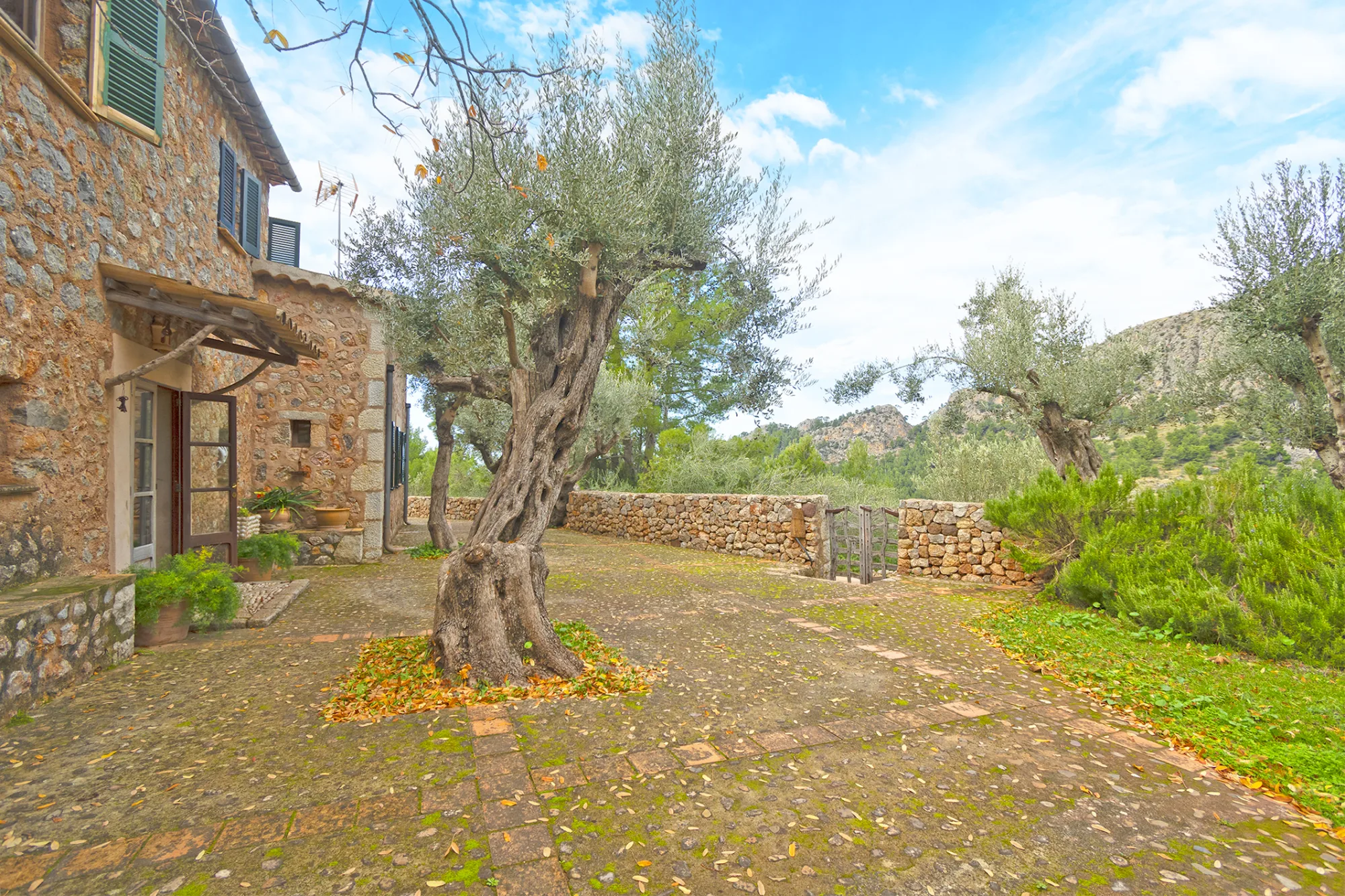 Finca Rustica en venta en Soller con licencia vacacional