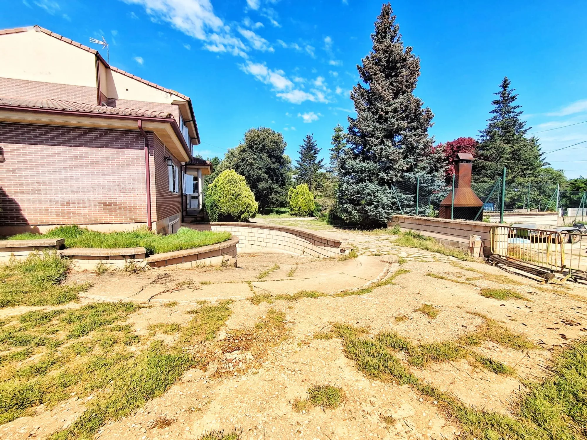 Chalet en venta en Burgos con licencia de casa rural