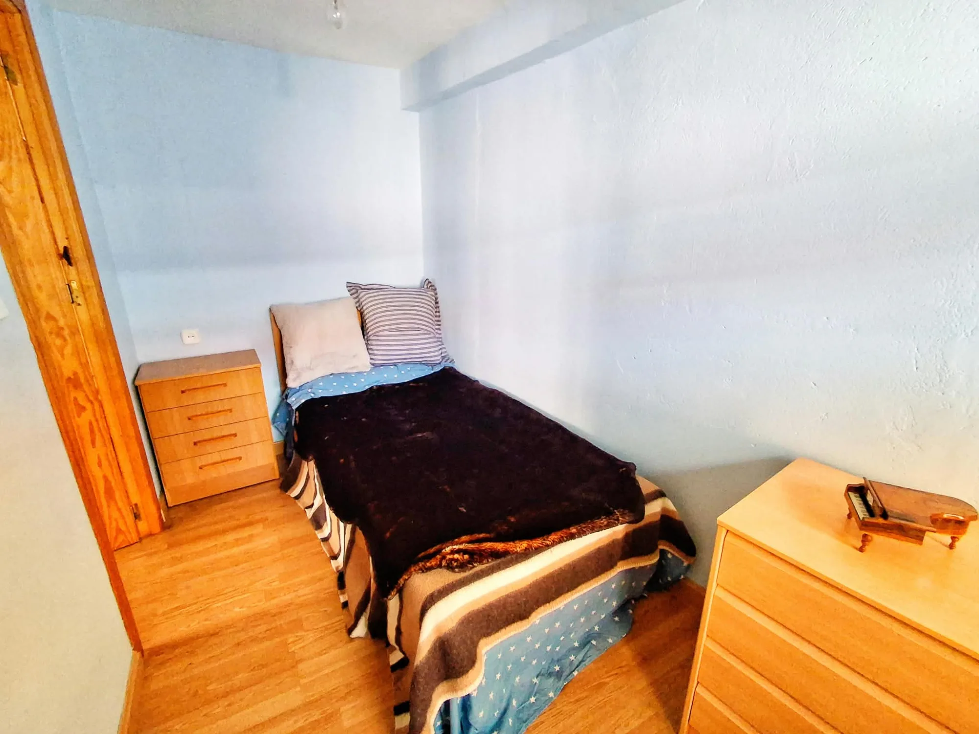 Chalet pareado en venta en Burgos de Osma - Soria