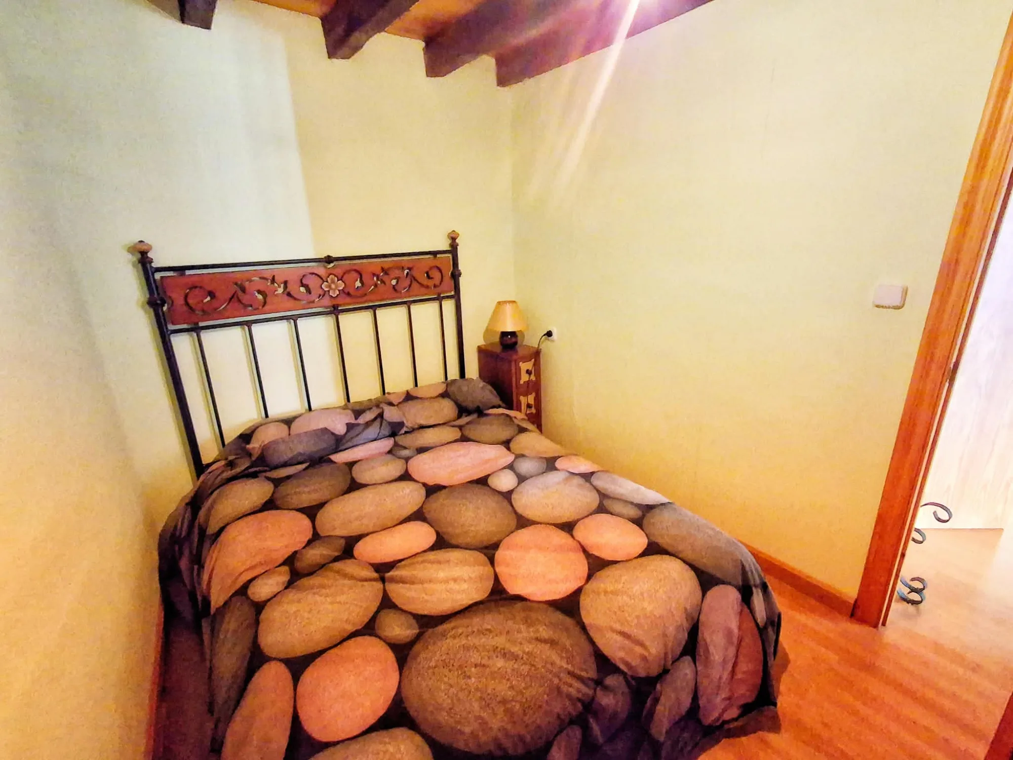 Chalet pareado en venta en Burgos de Osma - Soria